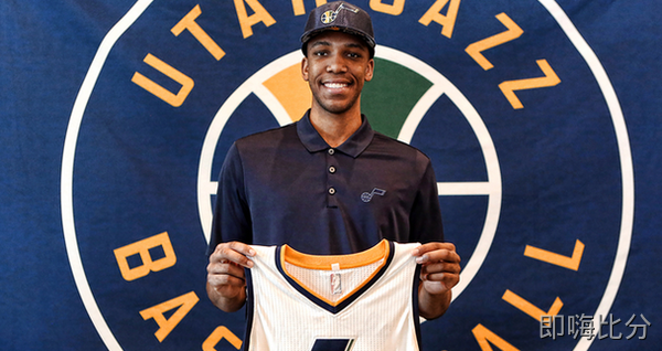 官方:爵士从发展联盟召回中锋托尼-布拉德利